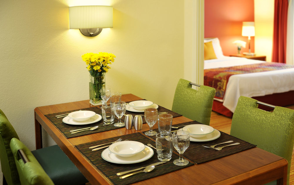 Residence Inn By Marriott San Antonio Airport/Alamo Heights Стая снимка